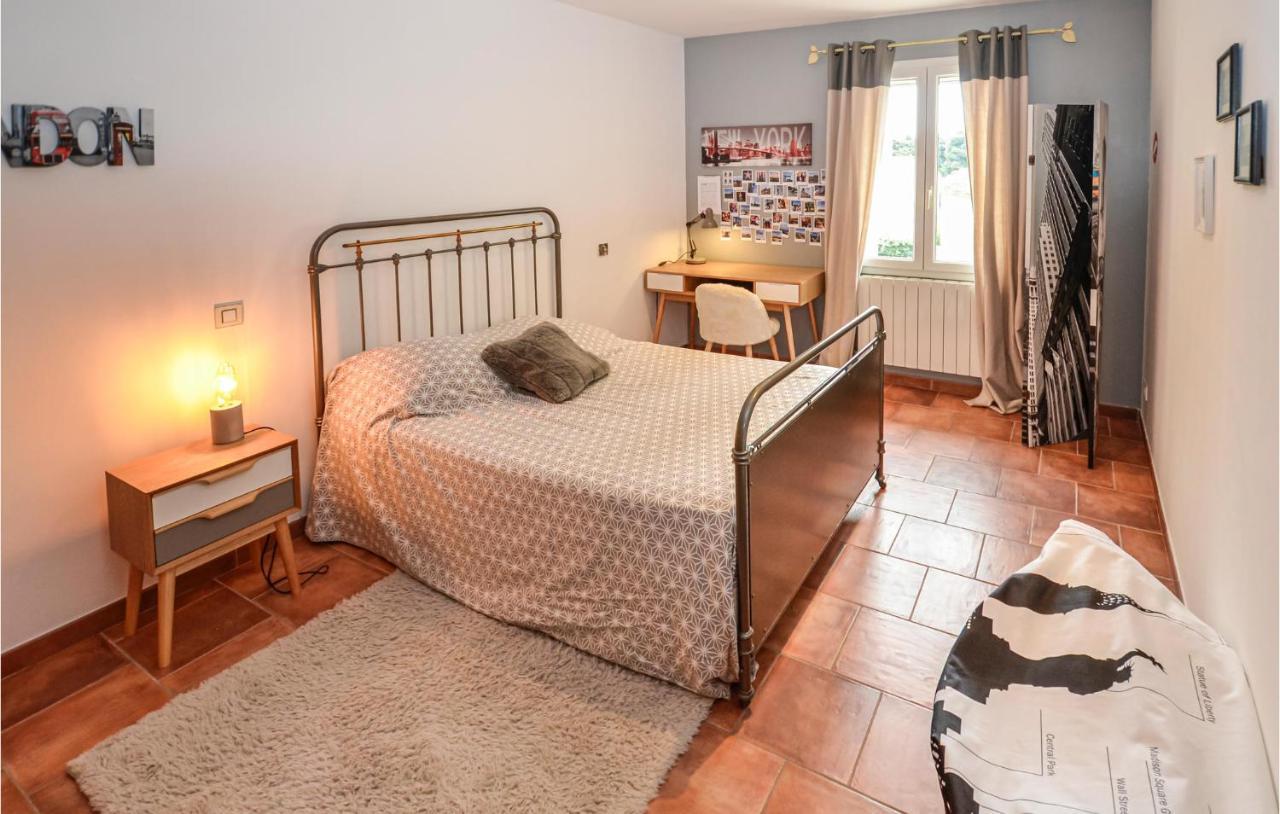 3 Bedroom Awesome Home In Chateuneuf De Gadagne Châteauneuf-de-Gadagne Exterior photo