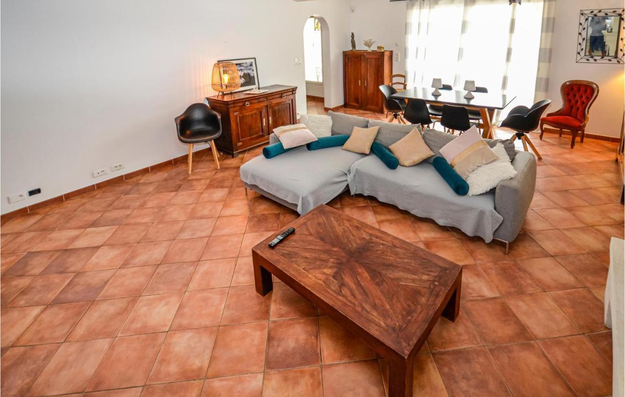 3 Bedroom Awesome Home In Chateuneuf De Gadagne Châteauneuf-de-Gadagne Exterior photo