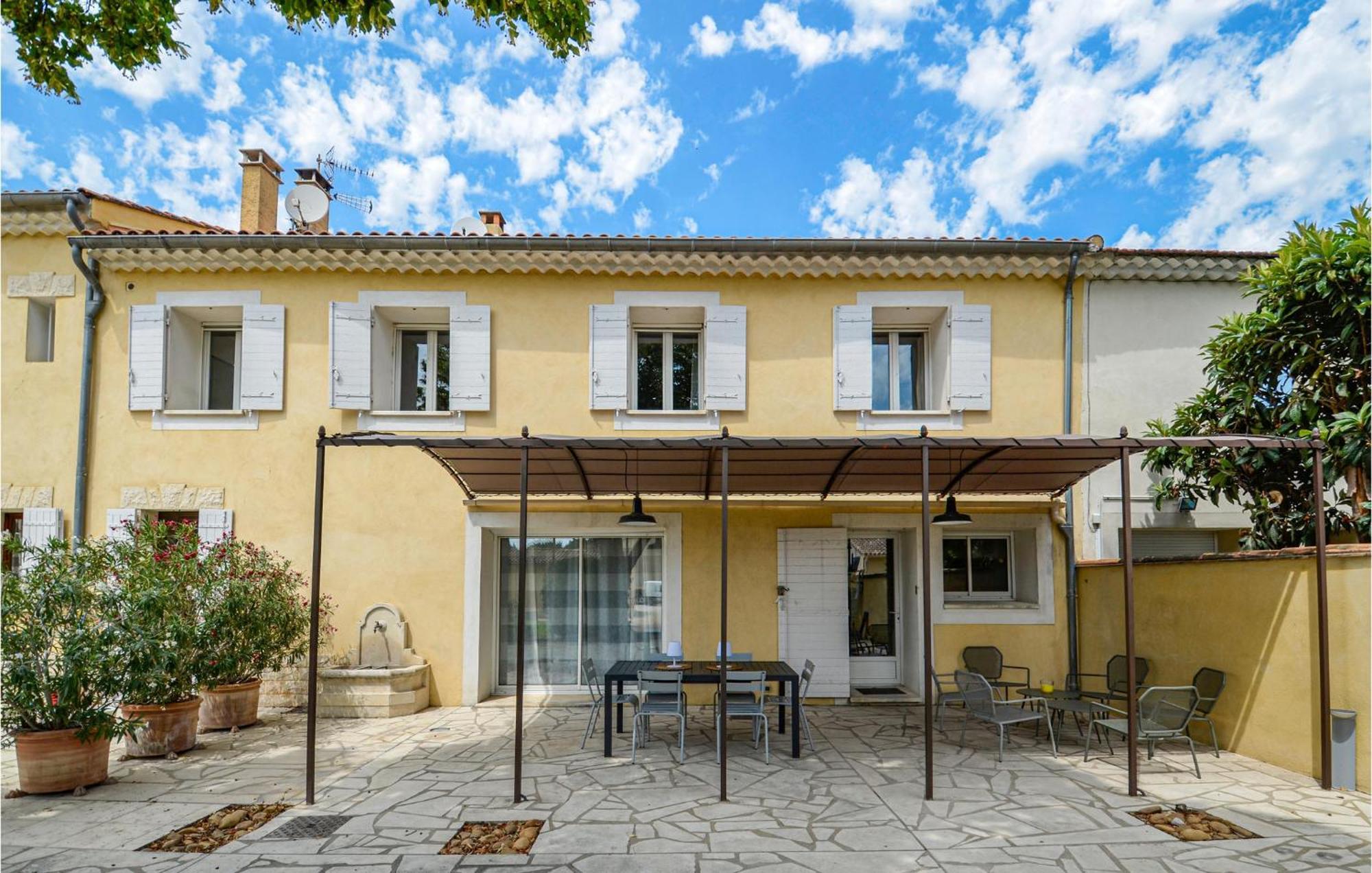 3 Bedroom Awesome Home In Chateuneuf De Gadagne Châteauneuf-de-Gadagne Exterior photo