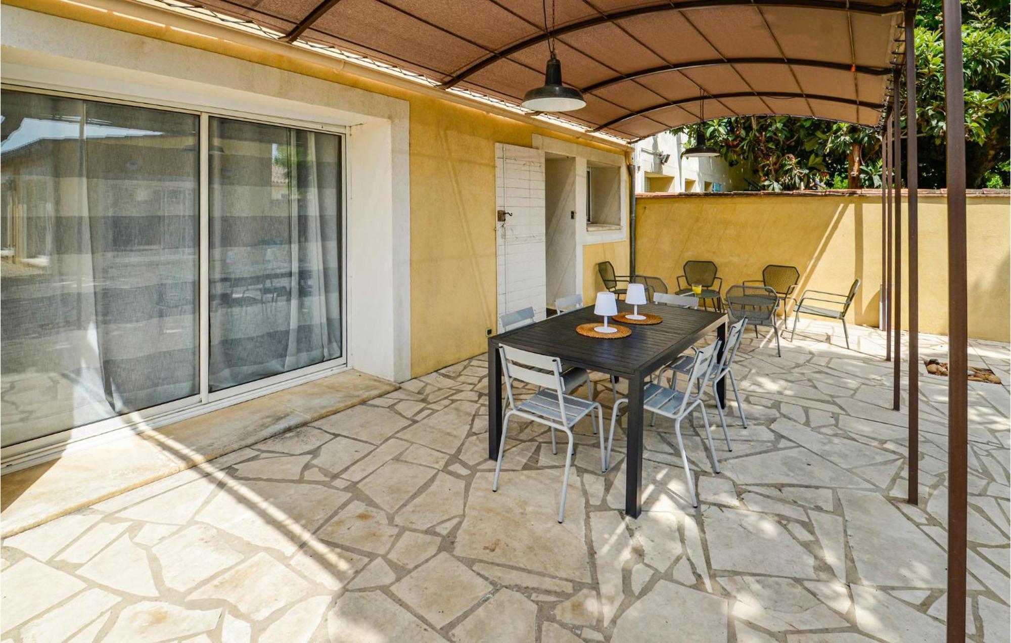 3 Bedroom Awesome Home In Chateuneuf De Gadagne Châteauneuf-de-Gadagne Exterior photo